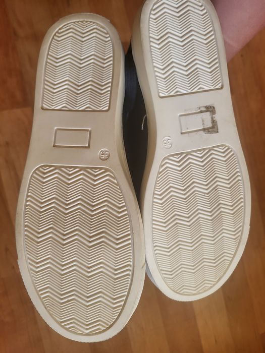 Страхотни велурени кецове