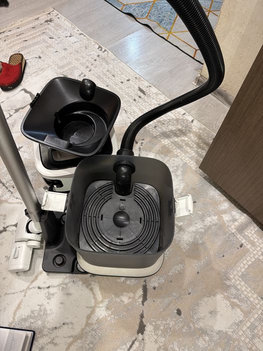 Пылесос “”JEBE”.