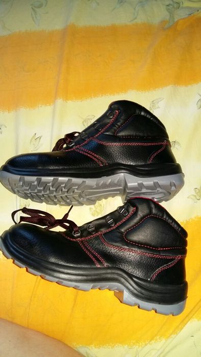 Работни боти с метално бомбе sirin gruiv s3 N41 - 40 лева.