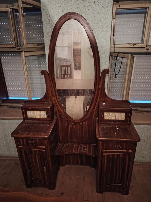 Set Mobilier Vintage / Interbelic din Lemn Masiv cu Furnir de Nuc