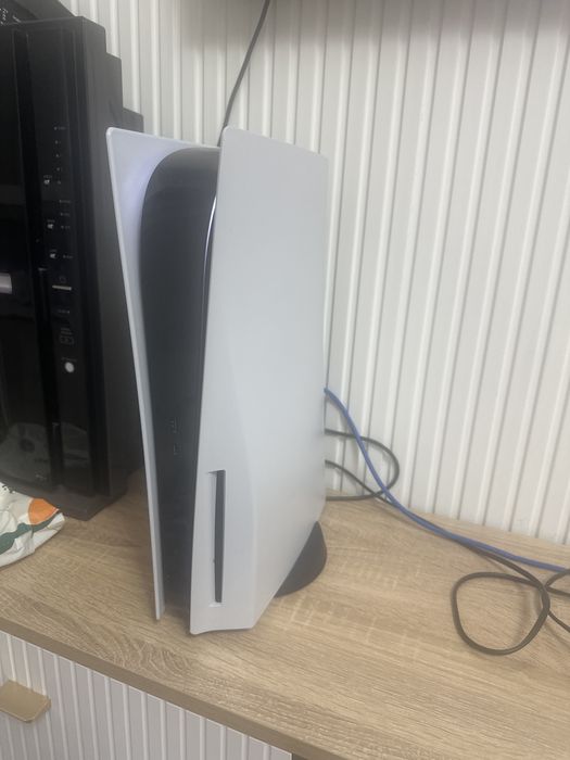 PS5 с дисководом + 35 игр + 2 джойстика