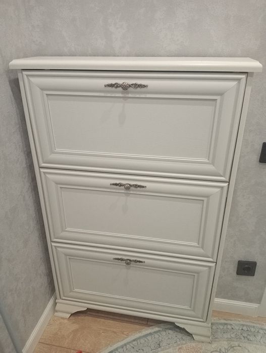 Продается Обувница