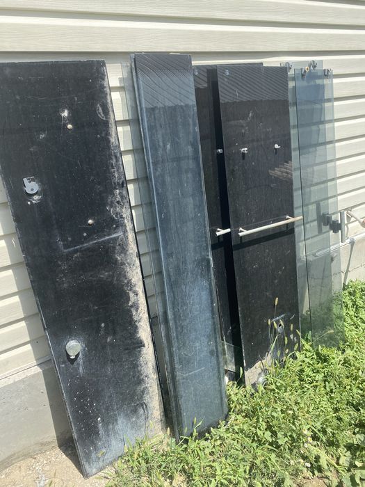 Продам стекла  на душевую