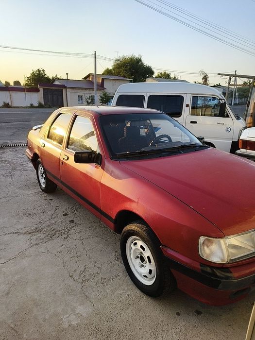 Ford moshina sotlaaadi 800$ naxaadov