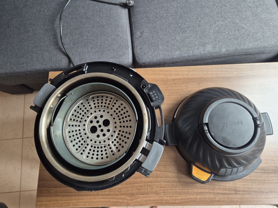 Instant Pot PRO CRISP + AIR FRYER комбиниран еър фрайър мултикукър