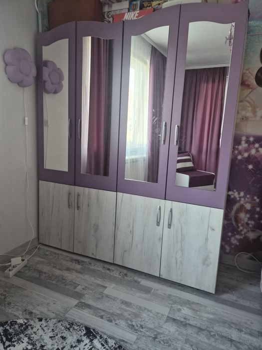 Детска лилава стая,легло,гардероб,бюро,стол и скрин ,разт.фотьойл.
