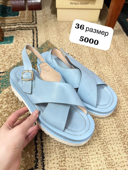 Продам женскую обувь