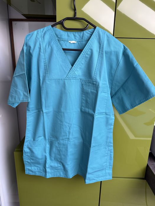 Uniforme medicale marime S - toate 250 Ron