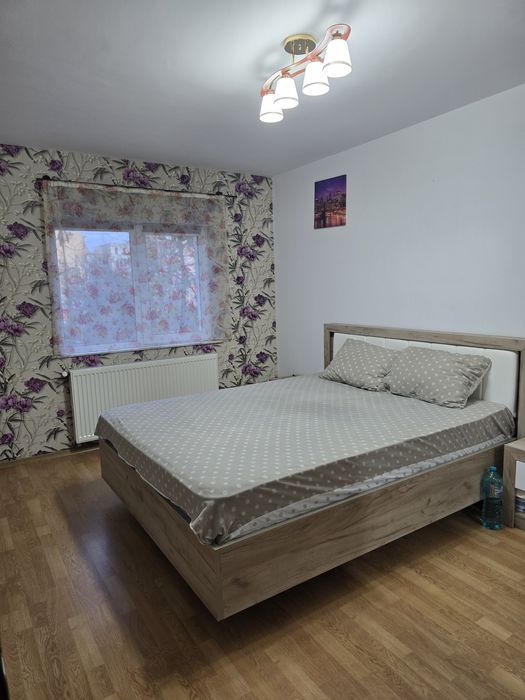 Inchiriez cameră in ap cu 3 camere