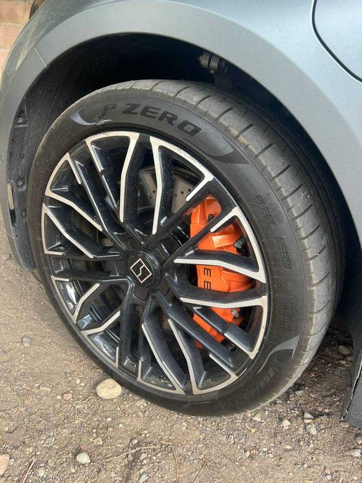 Продам летнюю  резину Pirelli P Zero  5 шт