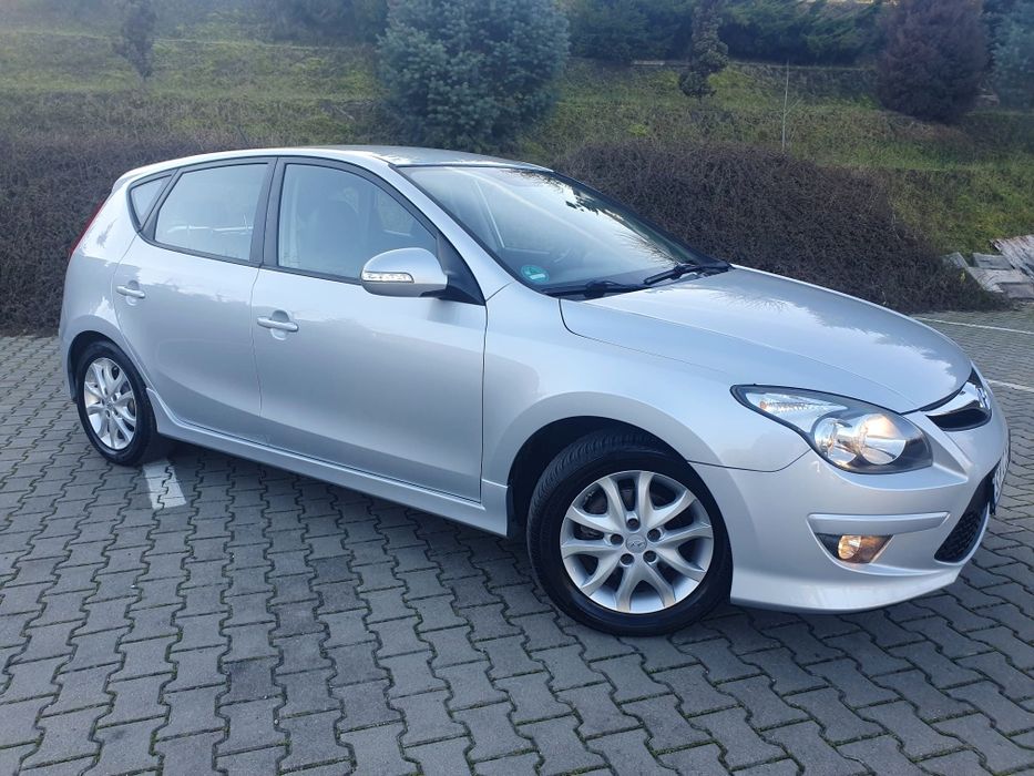 *Hyundai i30*klimatronik*piele*1.4benzina*109cai*euro5*2011*germania*