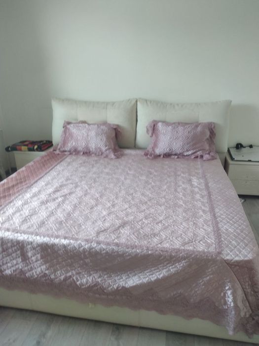 Двух спальная кровать