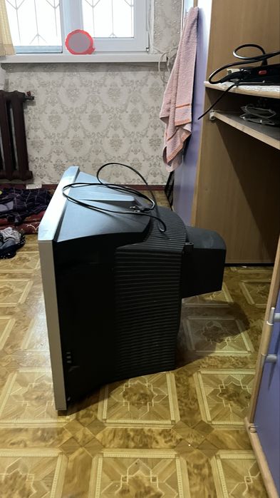 Телевизор старый LG