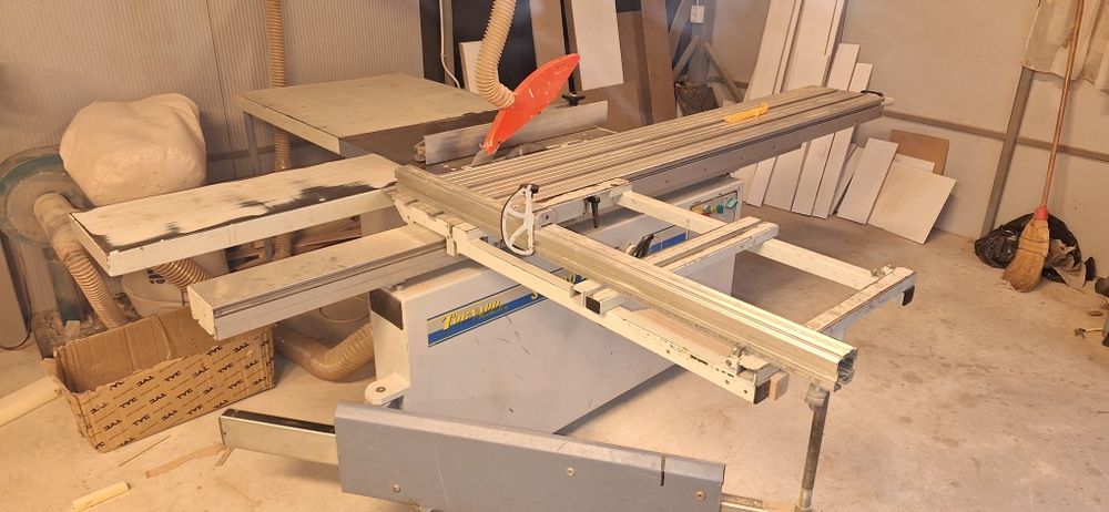 Circular cu masă culisanta