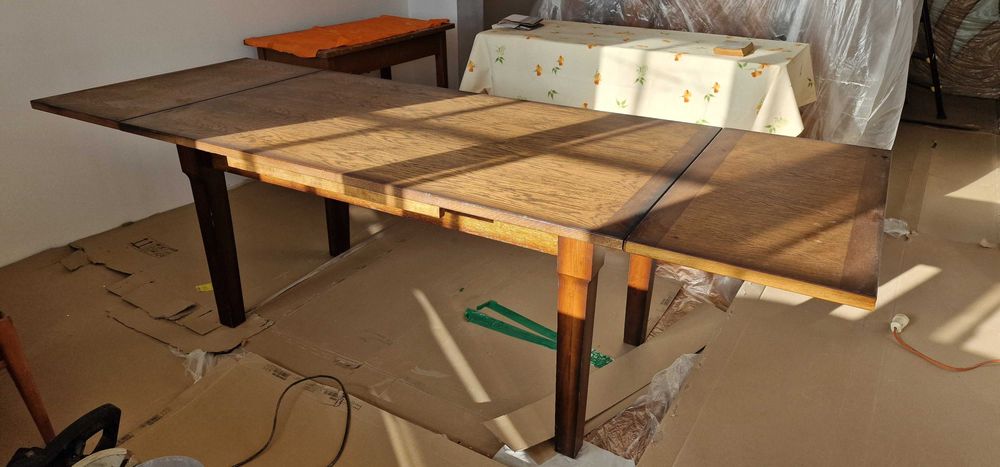 Продавам голяма разтегателна трапезна маса