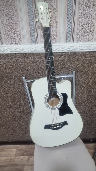 Гитара сатылады.