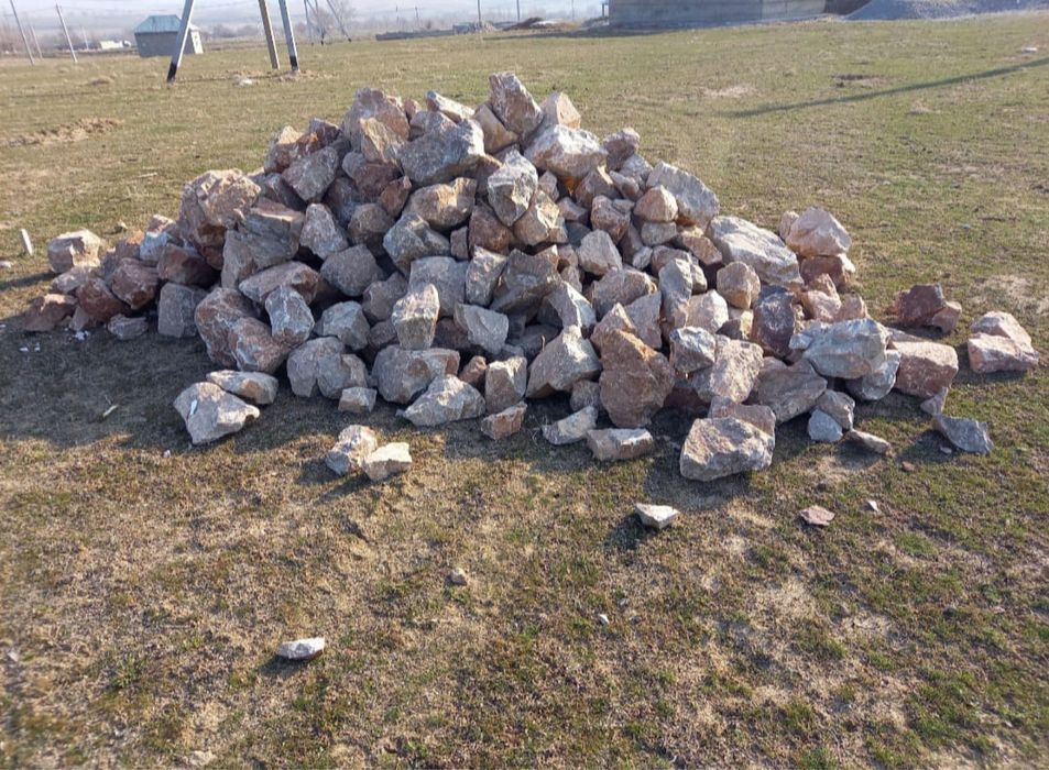 Блужник, щебен, песок, глина, чернозём