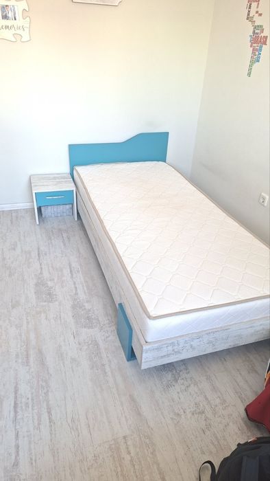 Детско обзавеждане / Спален комплект „КУИН“ с матрак 90/200 – Отлично състояние, гр. Пловдив
