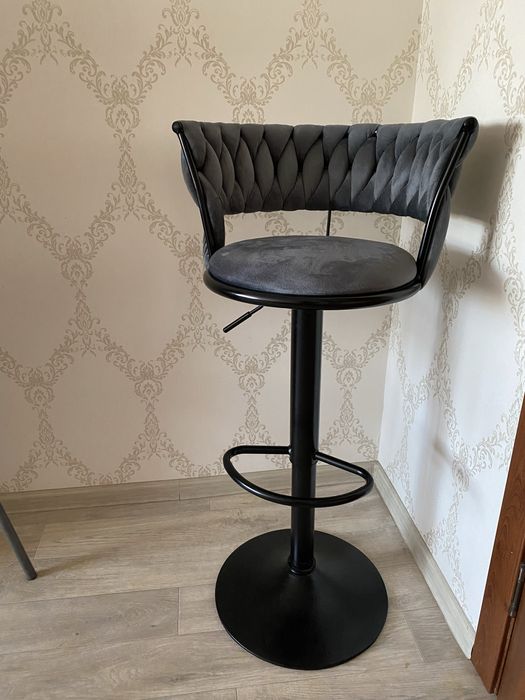 Продам Барный стул новое состояние