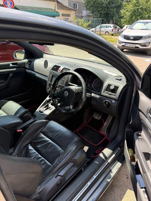 Golf 5 GTI 2007, DSG, 2.0 TFSI, 310.000 km, volan dreapta. Motorul este stricat  se vinde doar întreagă. 1.500 € negociabil.