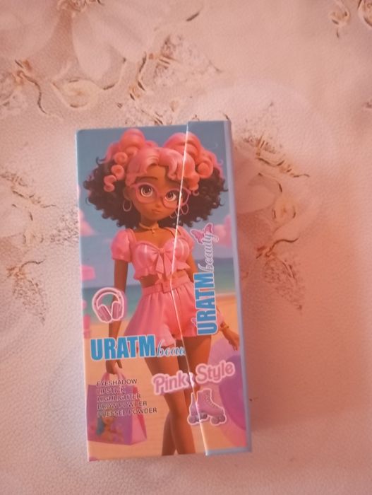 Toʻrtta funksiyali makiyaj paleti