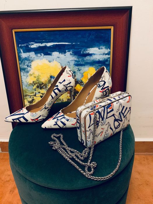 Pantofi KAZAR stiletto cu imprimeu alb-albastru, mărimea 37, toc 10 cm