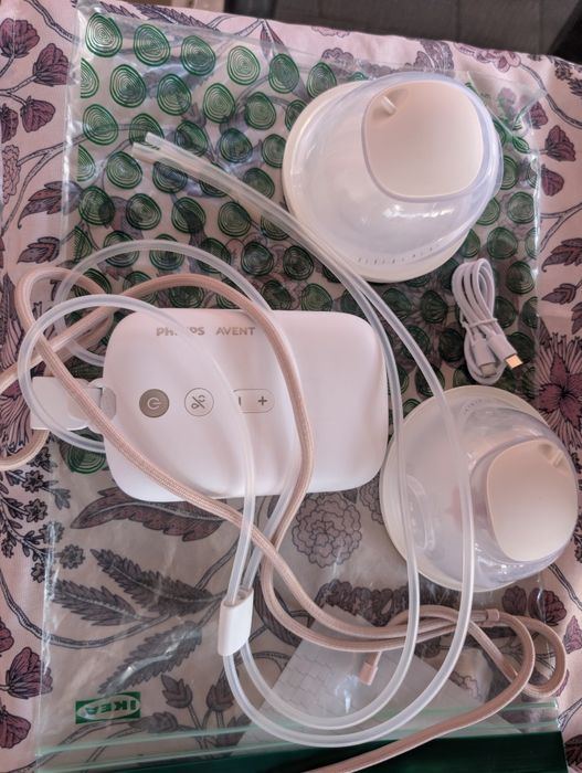 Vând pompa de muls Philips Avent pentru mame Hands Free Premium Puls DUO SCF532/11