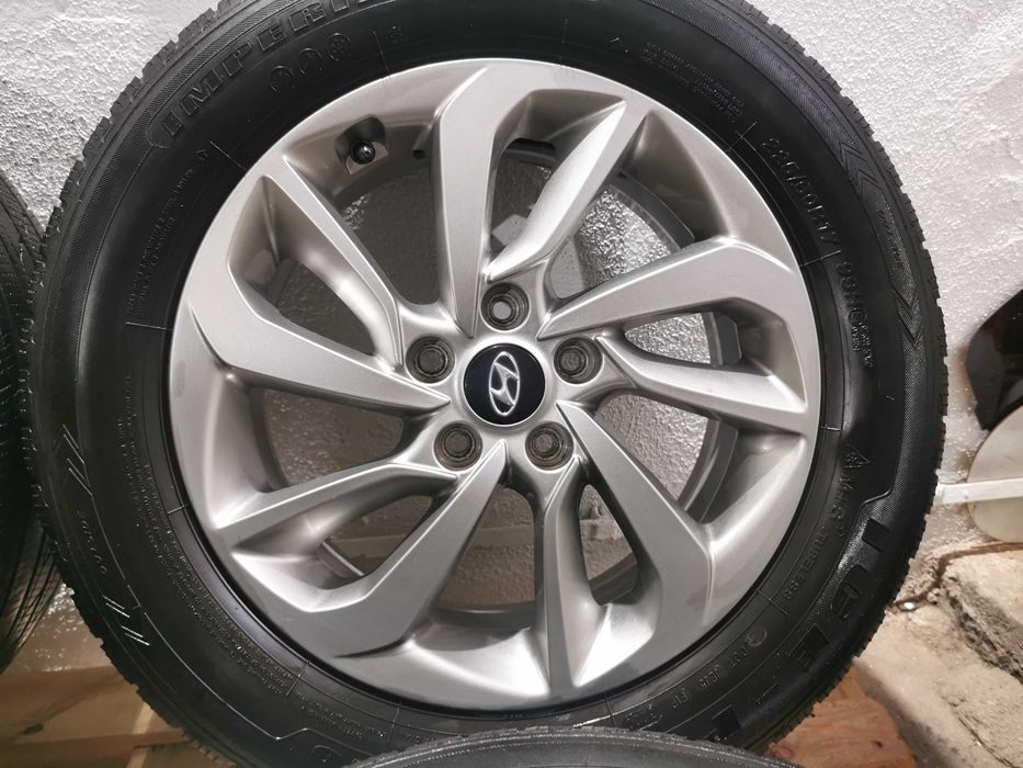 Jante Originale Hyundai Tucson R 17 cu anvelope de iarna Zalau • OLX.ro