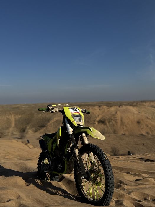 Продам мотоцикл zuumav k5 CB300