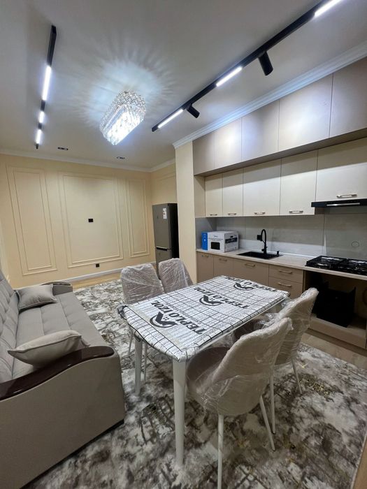 Olmazor Jomiy Bozor yonida kvartira