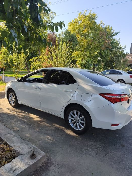 Toyota Corolla 1.8 Yaponski 2016 yil 1 qul moshina