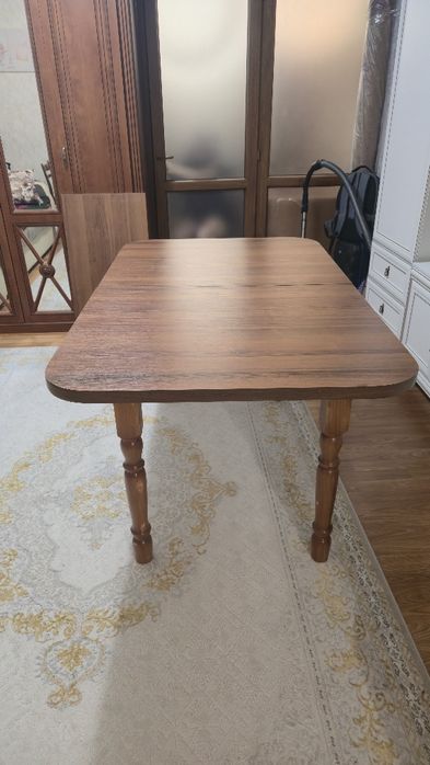 Стол для гостиной