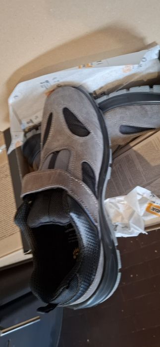 Работни обувки нови