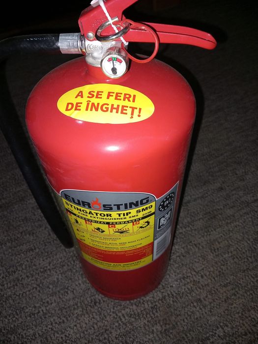 Stingător incendiu tip SM9