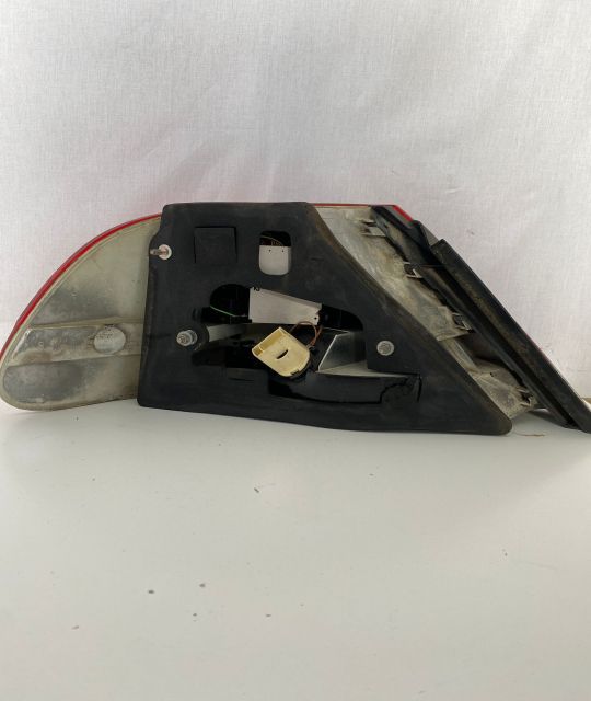 Far dreapta spate 2VA00841301 BMW Seria 7 E65/E66