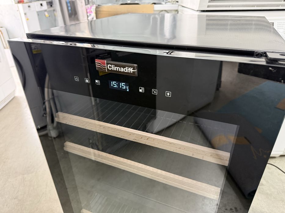 Витрина за вино Climadiff