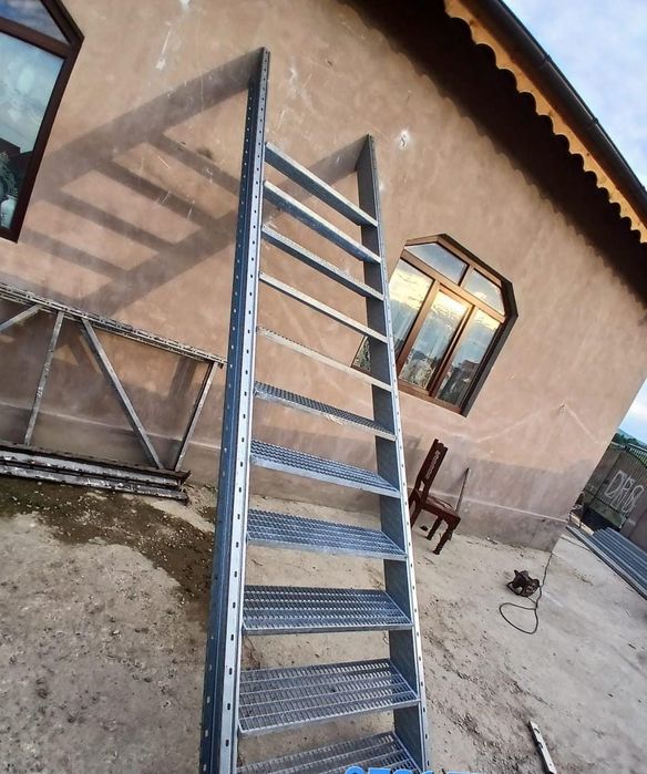 Scări zincate metalice