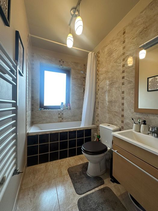 Apartament semicentral  de vânzare