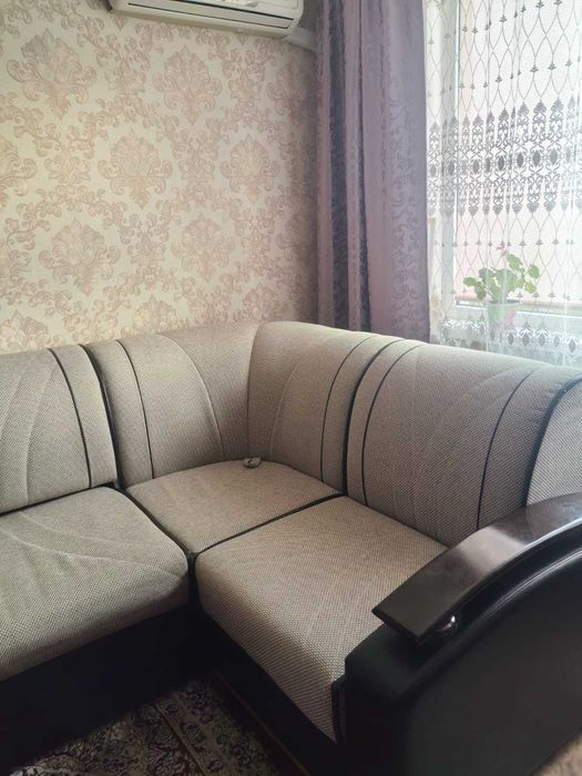 Продам диван угловой
