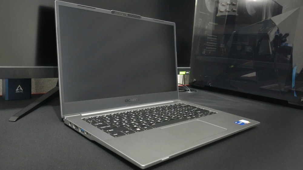 Ноутбук GIGABYTE Core i7