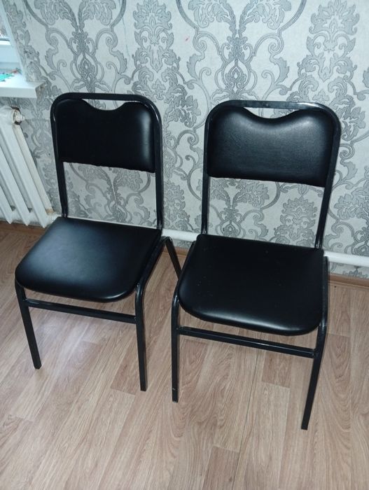 Продам стол и стулья