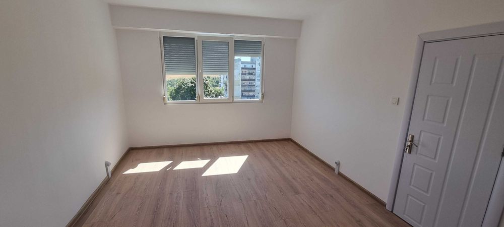 Продава се Двустаен апартамент в Разград, Освобождение - 63 кв.м за 1413 €/кв.м - Снимка #1