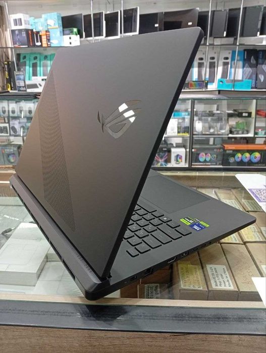 Asus ROG Strix SCAR 18 18" 2.5K 240Hz U9 275HX DDR5 32 ГБ 2ТБ RTX 5090