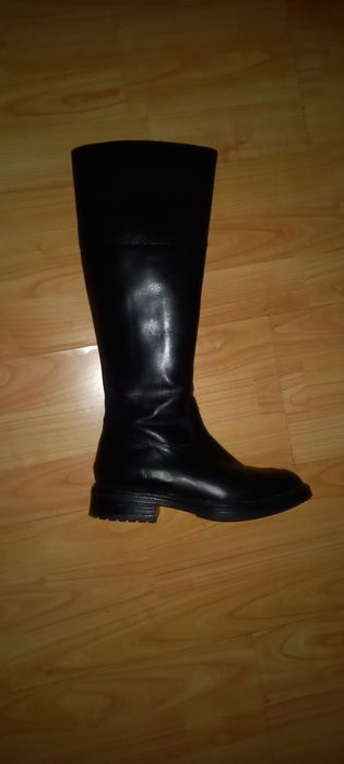 Vând cizme de piele