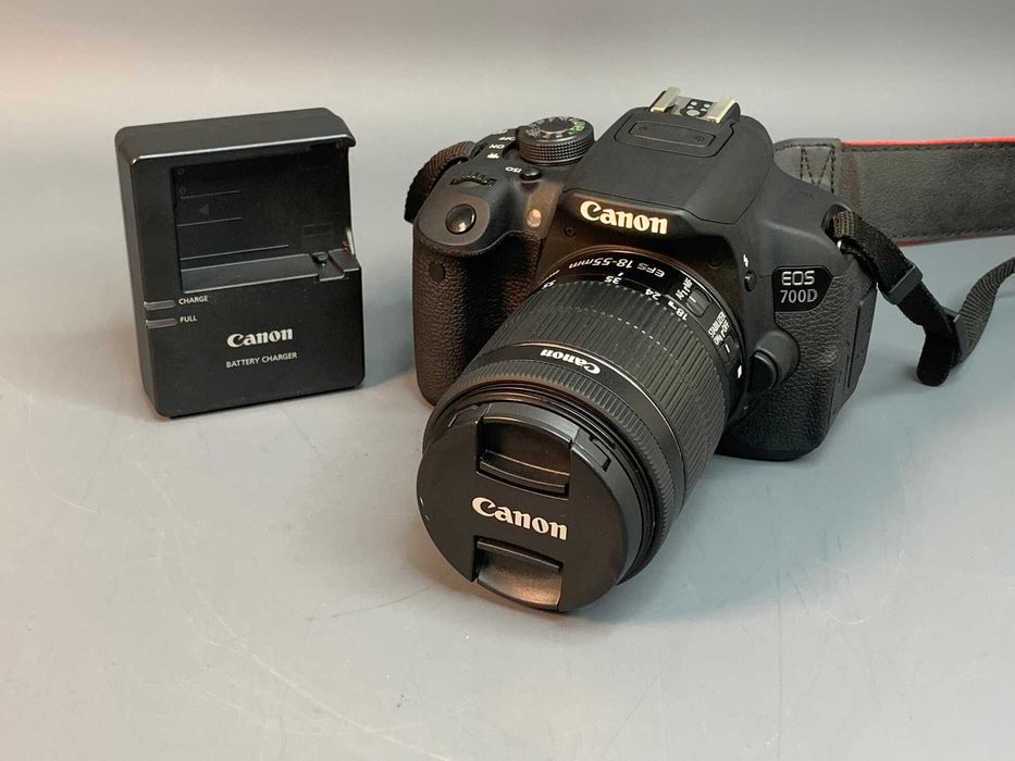 Продается Canon EOS 700D