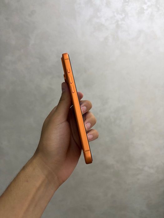 iPhone 17 Pro Max (Orange)