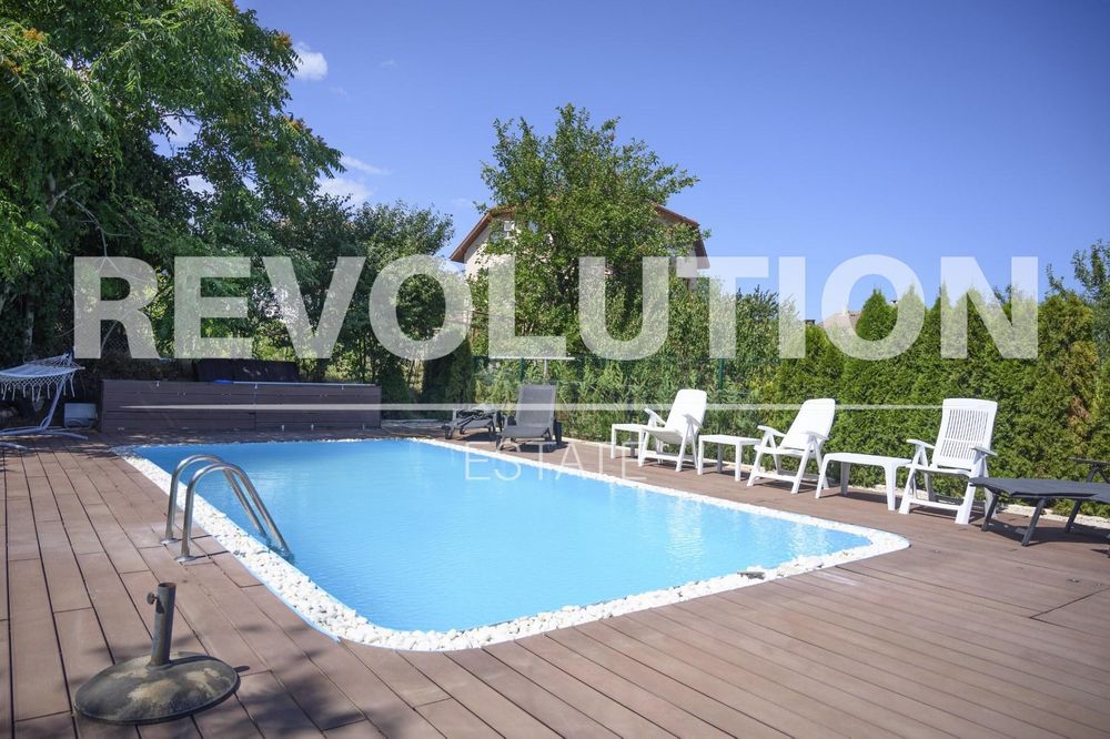 Дава се под наем Къща в Варна, м-т Траката - 320 кв.м за 5000 € - Снимка #18