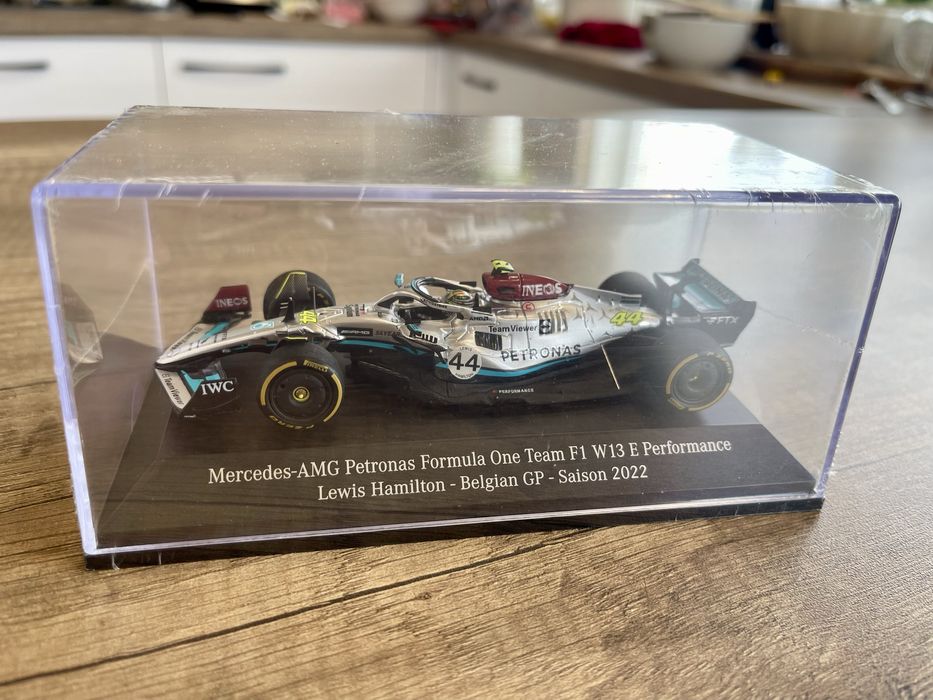 Колекционерски модел F1 Hamilton #44 – Limited 1/500 – НЕОТВАРЯН