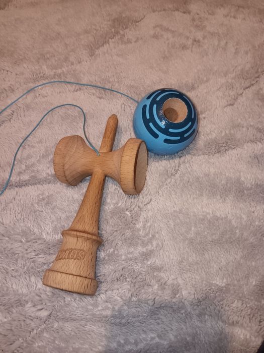 Vând kendama sweets