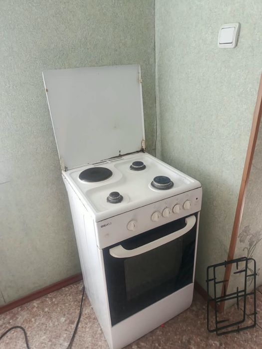 Продам газ плиту в хорошем состоянии